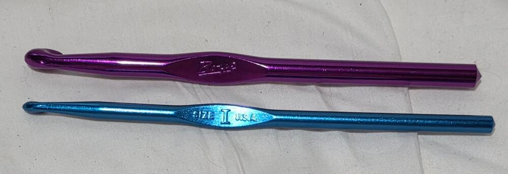 Boye N 9.0mm & Anie I 5.5mm Aluminum Crochet Hooks Lot of 2 USA Craft Knitting